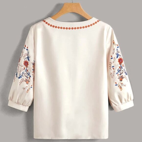 NWOT Apricot Boxy Blouse Puff Sleeves Printed Floral Details Women’s Small - Picture 2 of 5